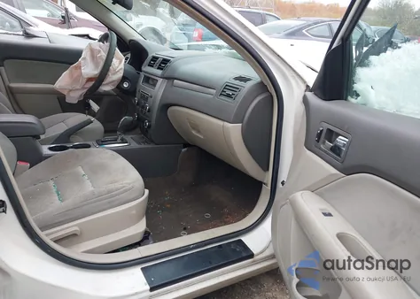 2010 Ford Fusion S z USA, uszkodzony, nr VIN 3FAHP0GA1AR118174